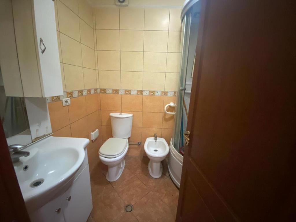 Apartamento Manka' S Place Tirana Exterior foto