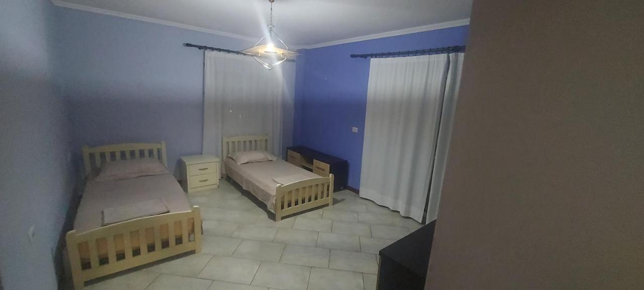 Apartamento Manka' S Place Tirana Exterior foto